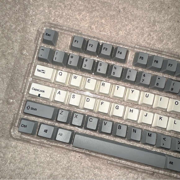 Varmilo 108-Key Dye Sub PBT Keycap Set - White and Grey - Picture 5 of 8